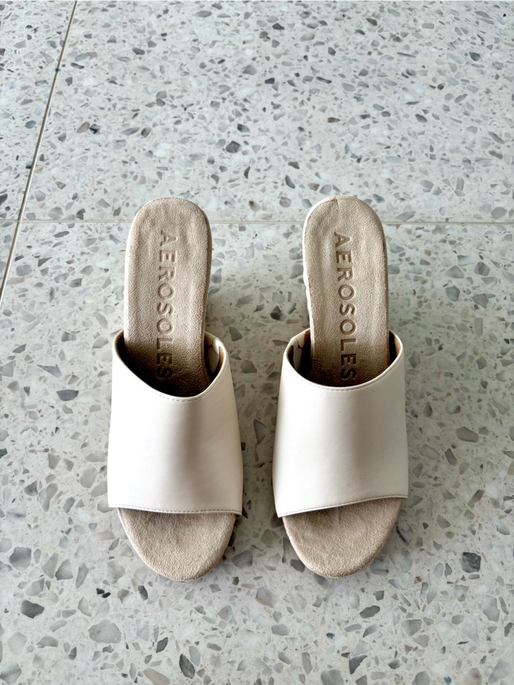 AEROSOLES Women's Cream Slide Mules